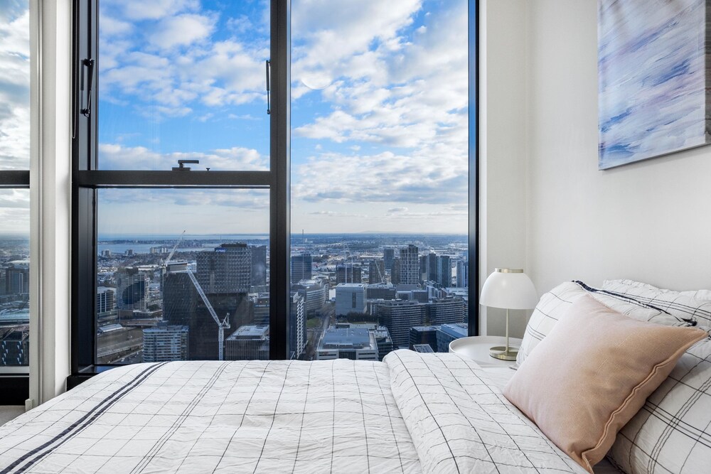 DreamHost Apartments at Collins