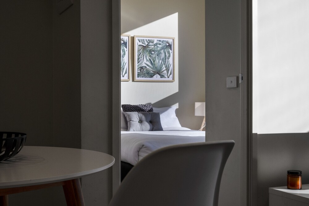 DreamHost Apartments at Collins