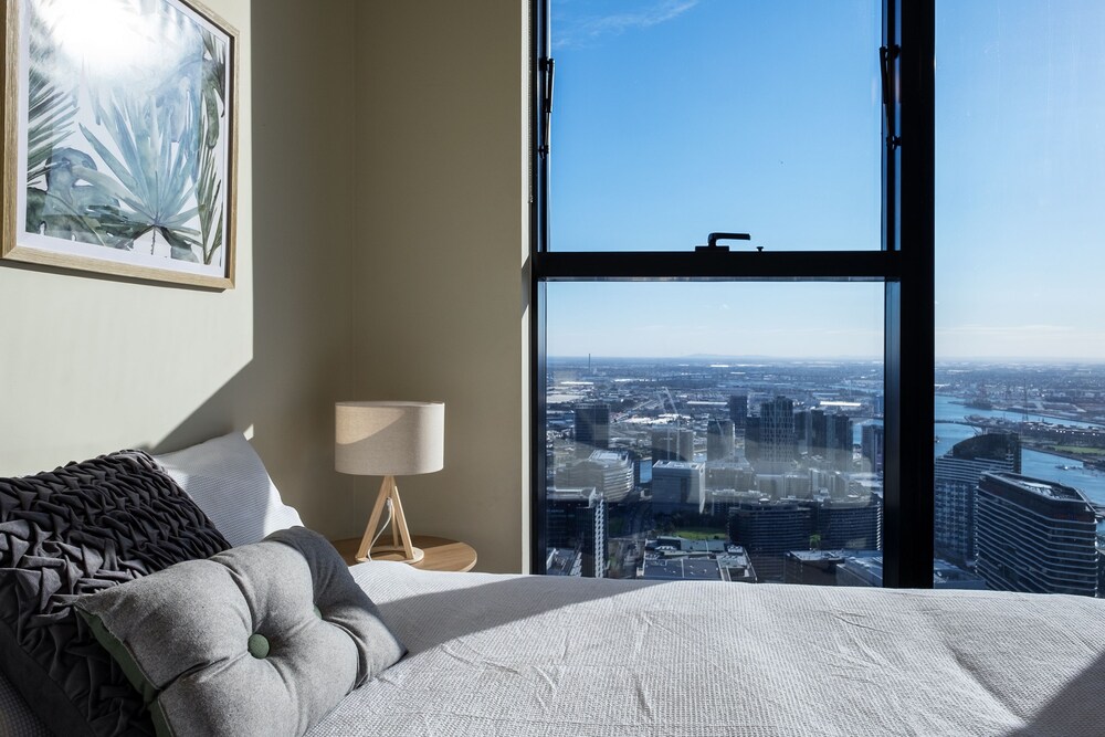 DreamHost Apartments at Collins