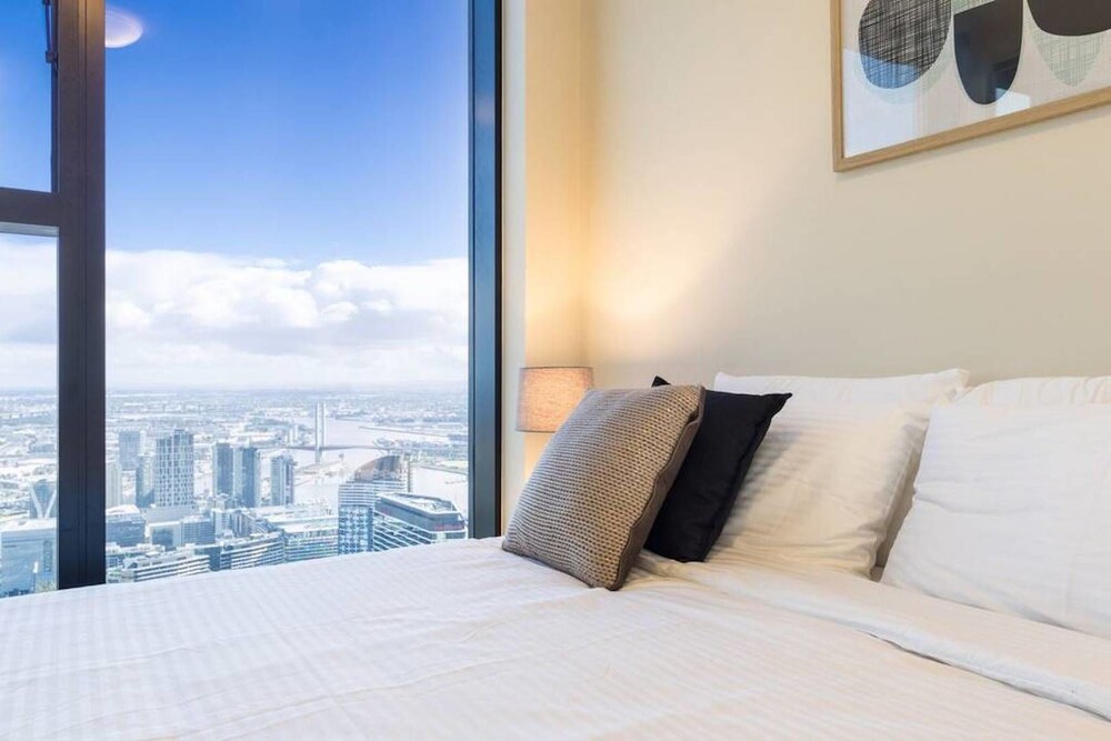 DreamHost Apartments at Collins