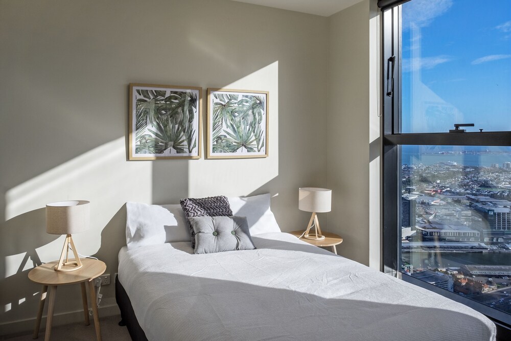 DreamHost Apartments at Collins