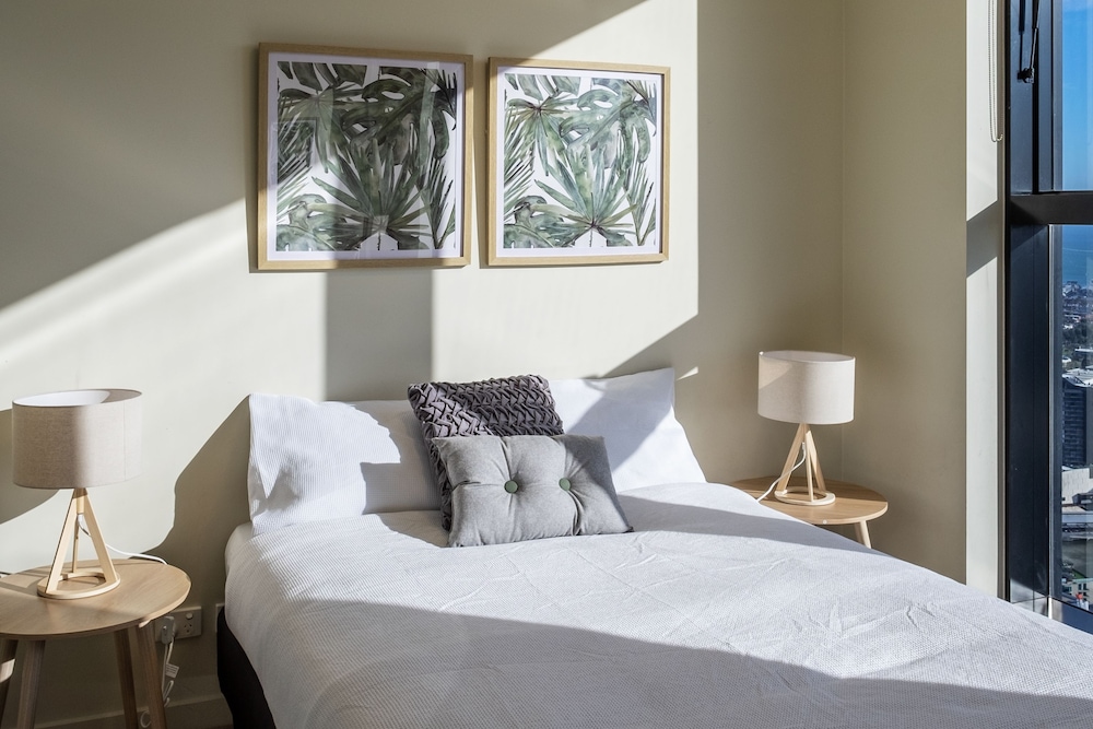 DreamHost Apartments at Collins