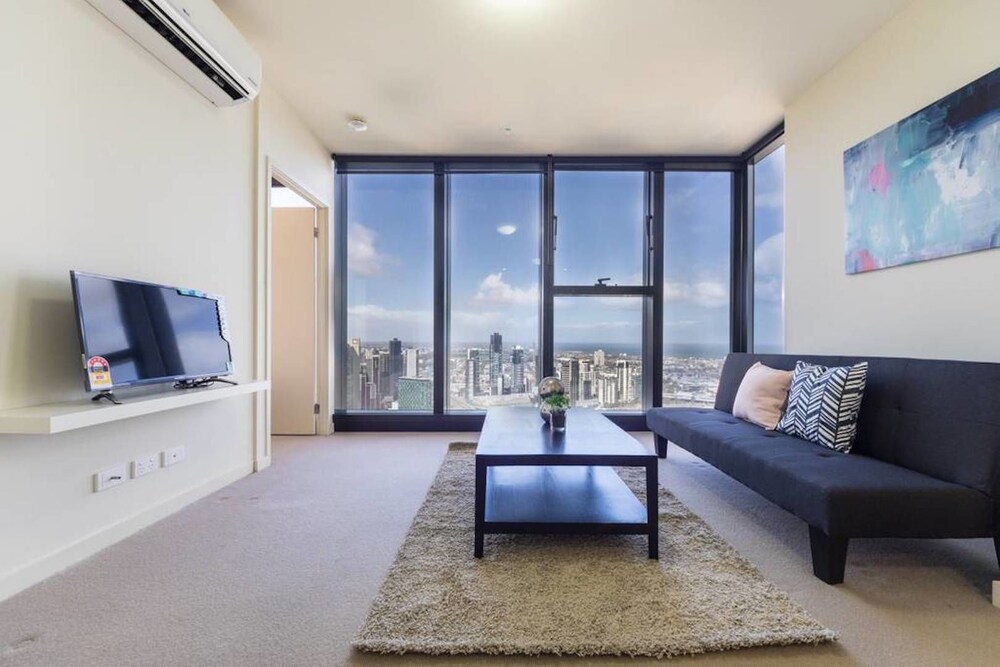 DreamHost Apartments at Collins
