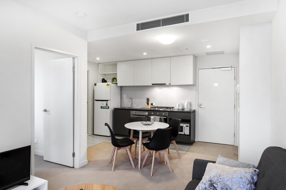 DreamHost Apartments at Collins
