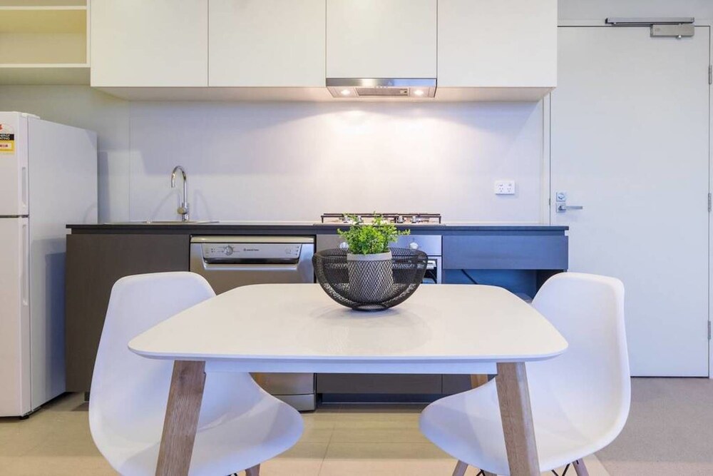DreamHost Apartments at Collins