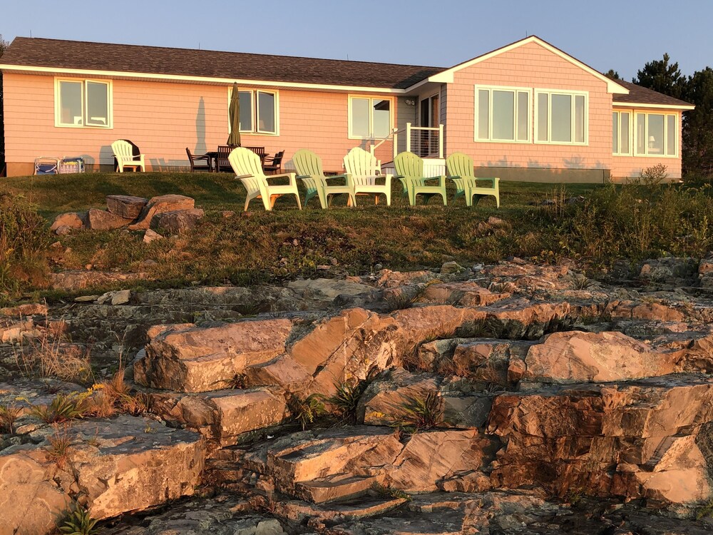 Total Renovation & Perfect Location Cape Neddick Vrbo