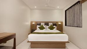 Free WiFi, linens