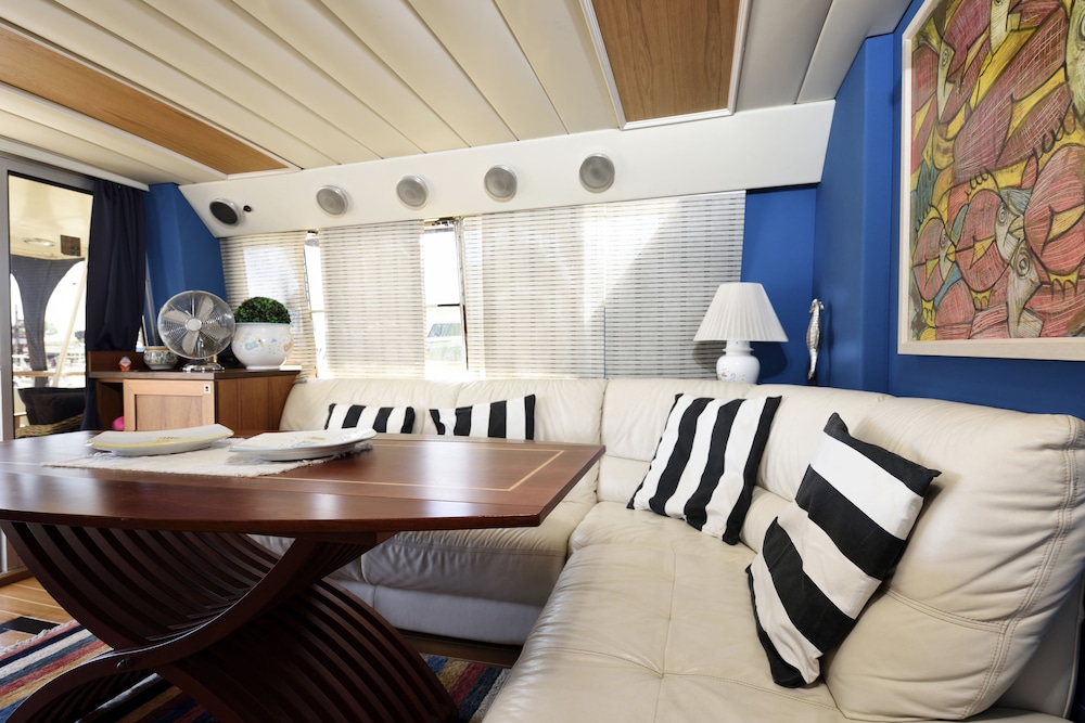 Blue III yacht in Àrbatax, Italy