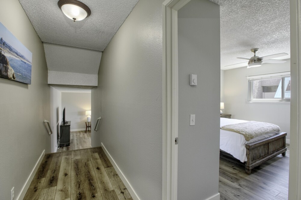 Just steps off the beach upper level 1 bedroom condo Pismo Beach Vrbo