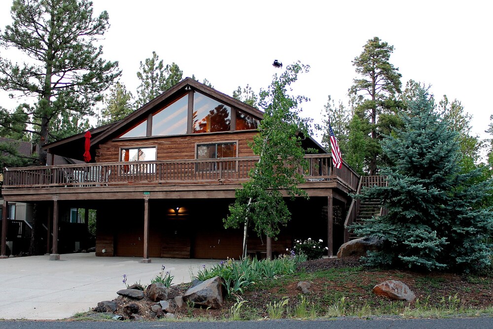 Relaxing Log Cabin Retreat in the Pines Munds Park Vrbo