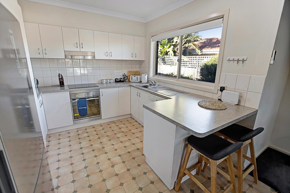 The perfect place to holiday in quiet on the Paynesville canals Deals