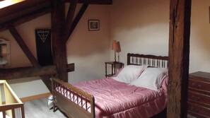 Rideaux occultants, chambres insonorisées, lits bébé (gratuits)