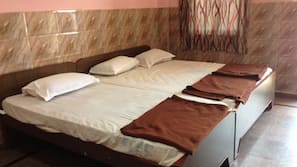 2 bedrooms, pillow top beds, minibar, in-room safe