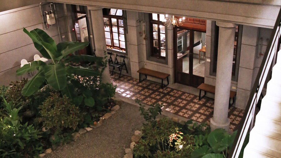 The Readers' House
