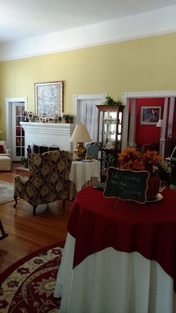 Baker Street Bed and Breakfast in Eufaula Best Rates & Deals on Orbitz