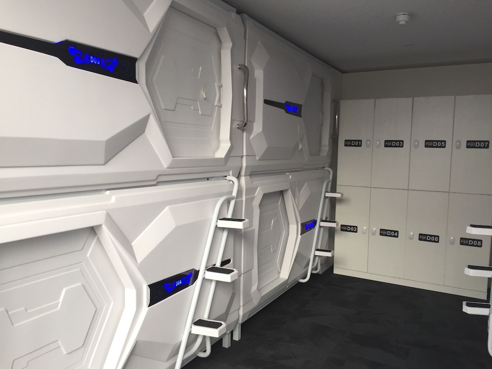 Room, Pod Inn