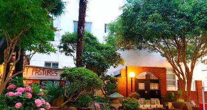 Gallery Family Hotel