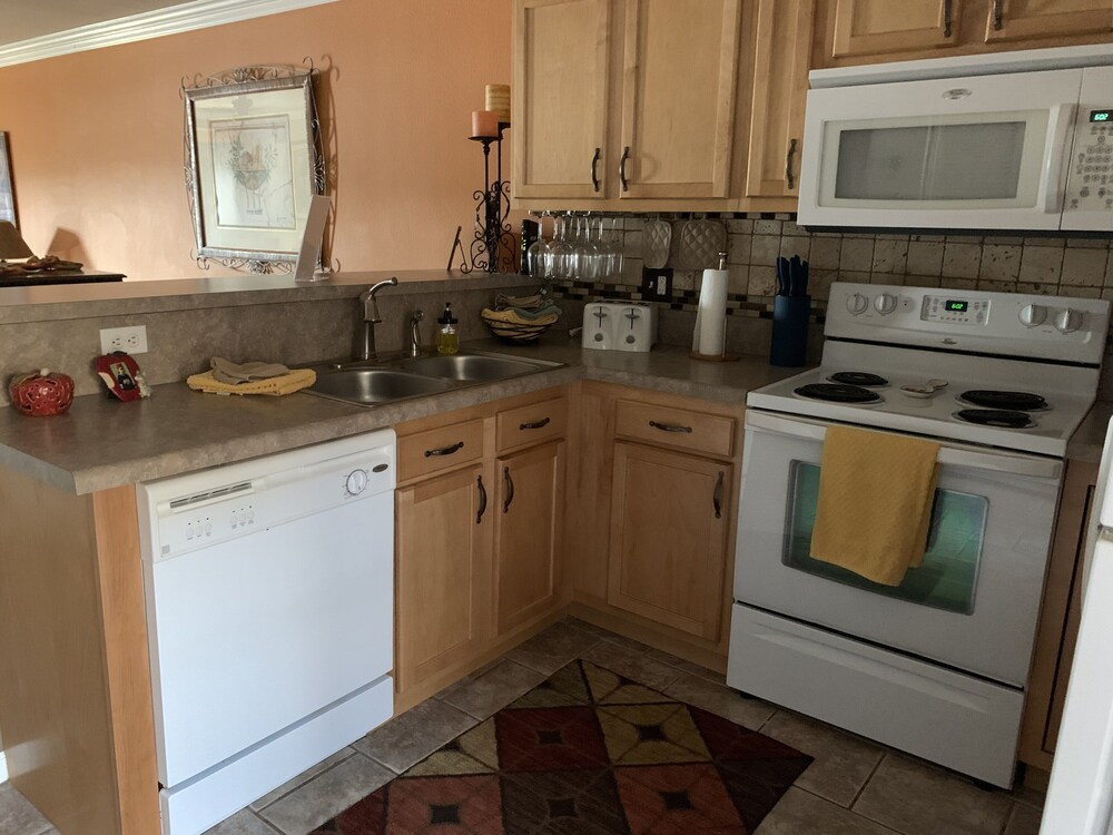 2 BR / 2 BA Condo at Miramar Condominiumscamdenton, MO in Osage Beach