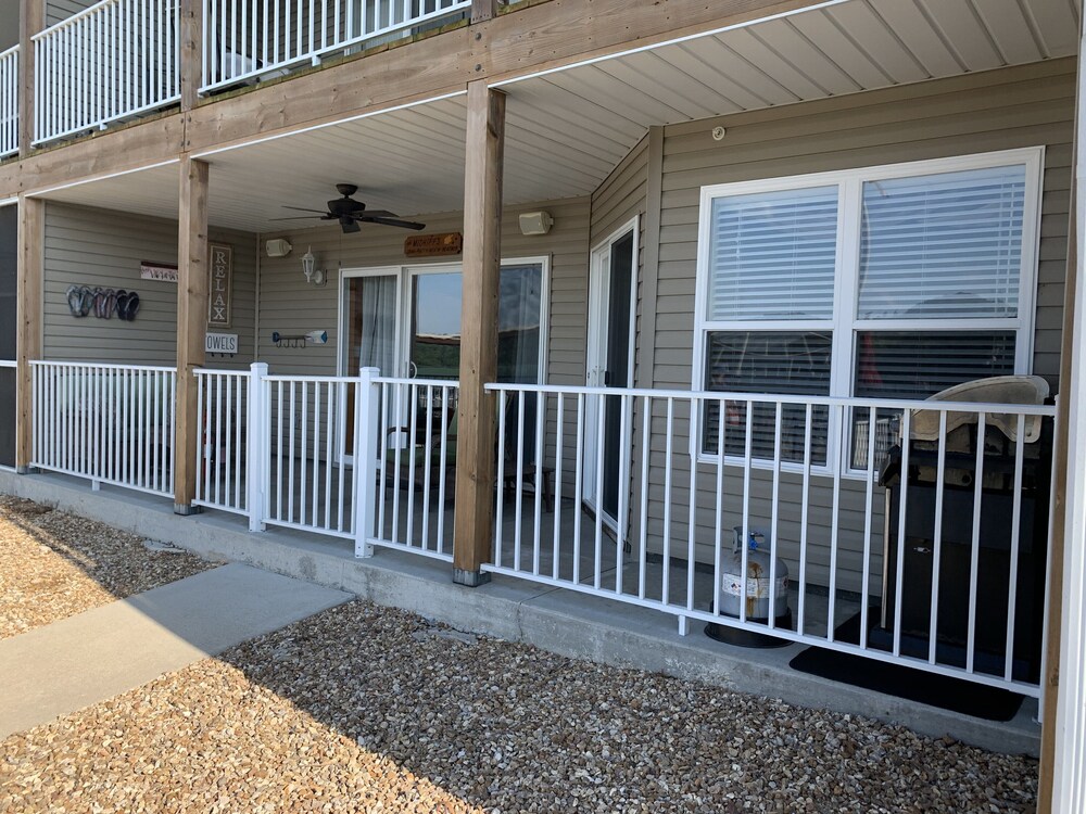 2 BR / 2 BA Condo at Miramar Condominiumscamdenton, MO in Osage Beach