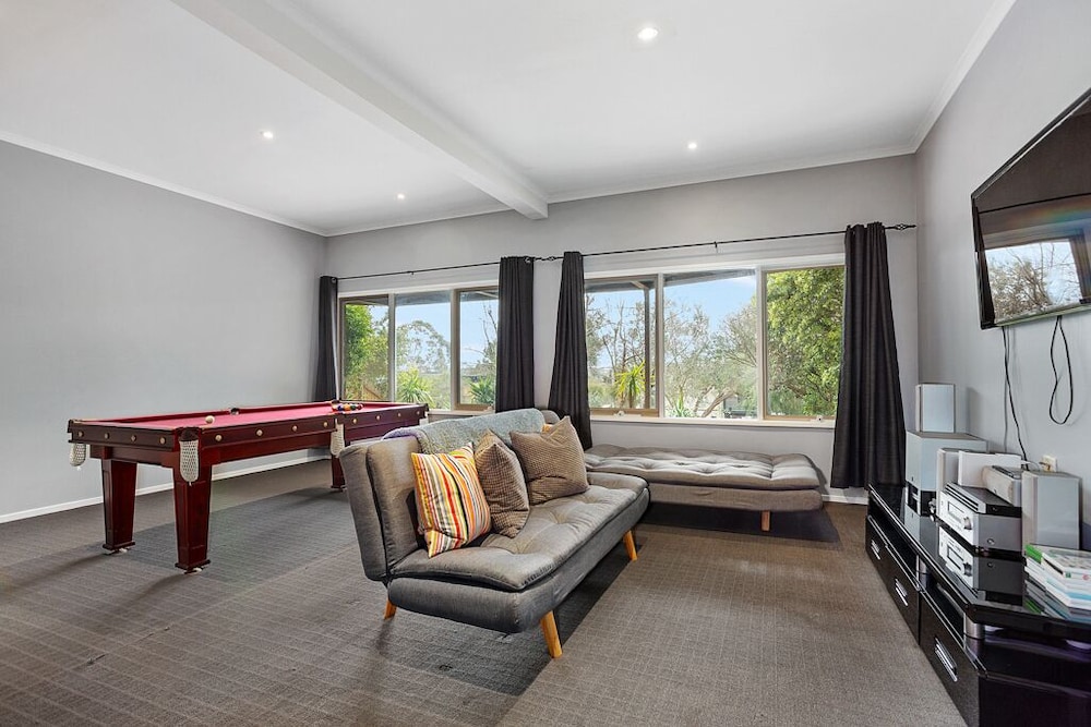 Maggie's Place - Ocean Views, Conveniently Located to Rye Front Beach