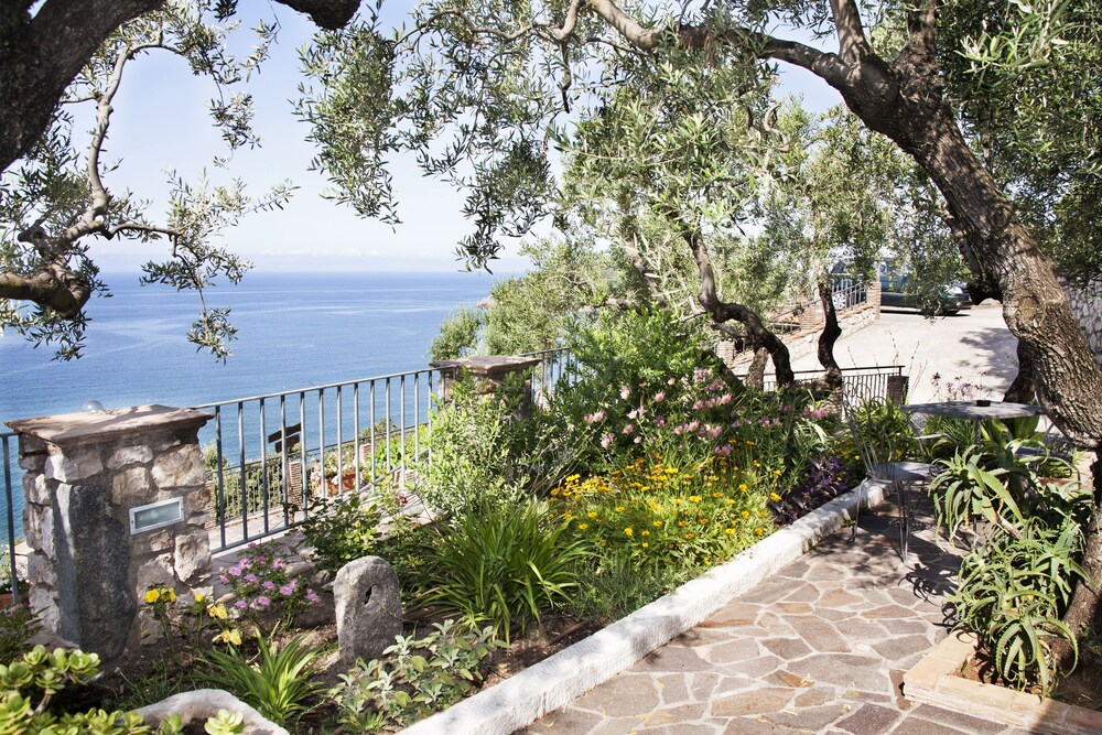 Albergo Arenauta Gaeta Italia Expediait