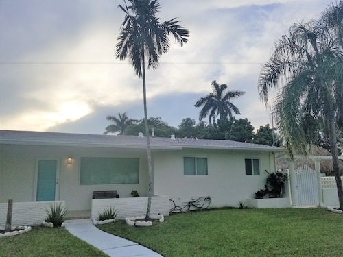 Great Place to stay Majestic Miami Pool and Game House near North Miami Beach