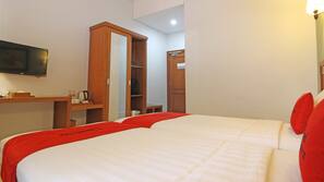 Desk, free WiFi, linens