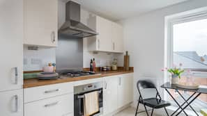 Fridge, microwave, oven, hob