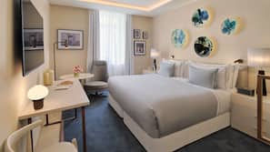 Egyptian cotton sheets, premium bedding, down duvet, minibar