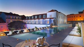 Outdoor pool, pool loungers