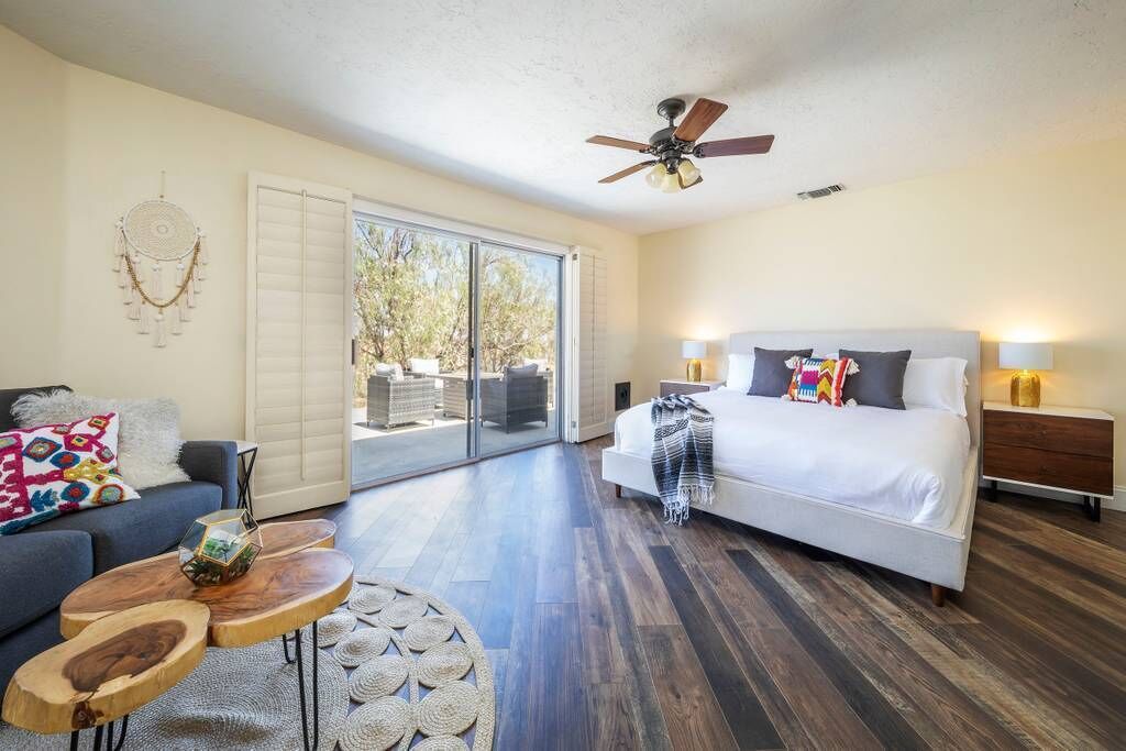 The Chateau House w/ pool, spa, fire pit, & Private Views at Joshua Tree in Twentynine Palms, United States