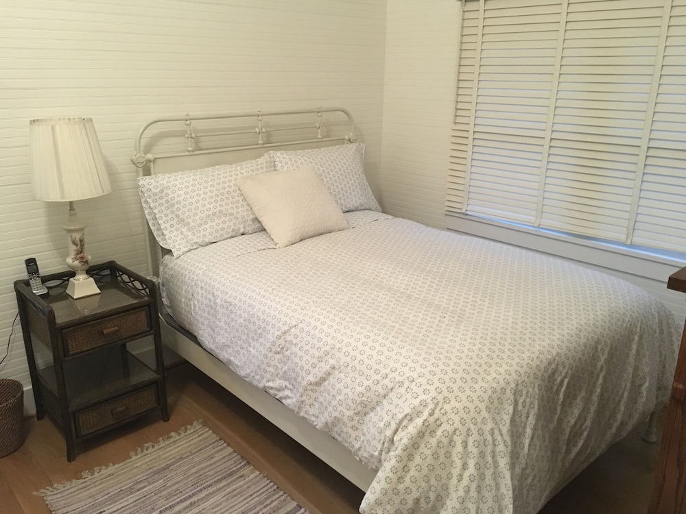 Adorable Rose Cottage in Village of Sperryville Sperryville Abritel