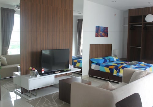 Hotels Near Wawasan Open University Main Campus George Town Find 33 Hotel Deals Travelocity