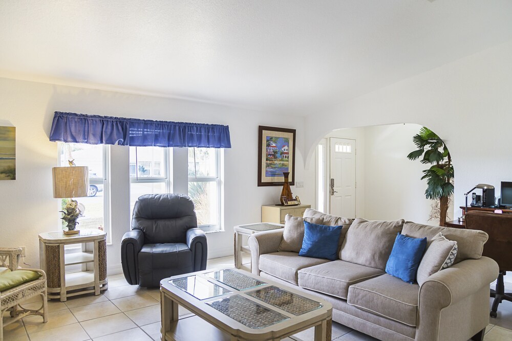 Heated Pool/Spa Home Punta Gorda, Deep Creek, Florida in Punta Gorda