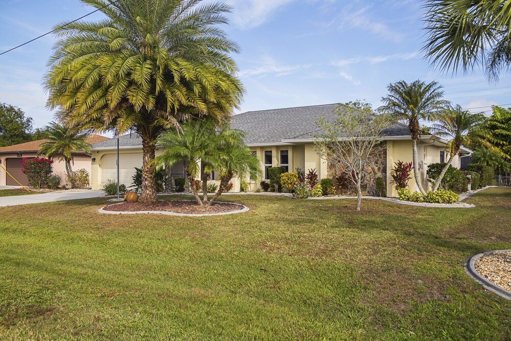 Heated Pool/Spa Home Punta Gorda, Deep Creek, Florida in Punta Gorda