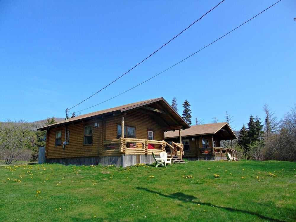 Cajun Cedar Log Cottages 2 Bdrm Cape Breton Unit1, Margaree Forks