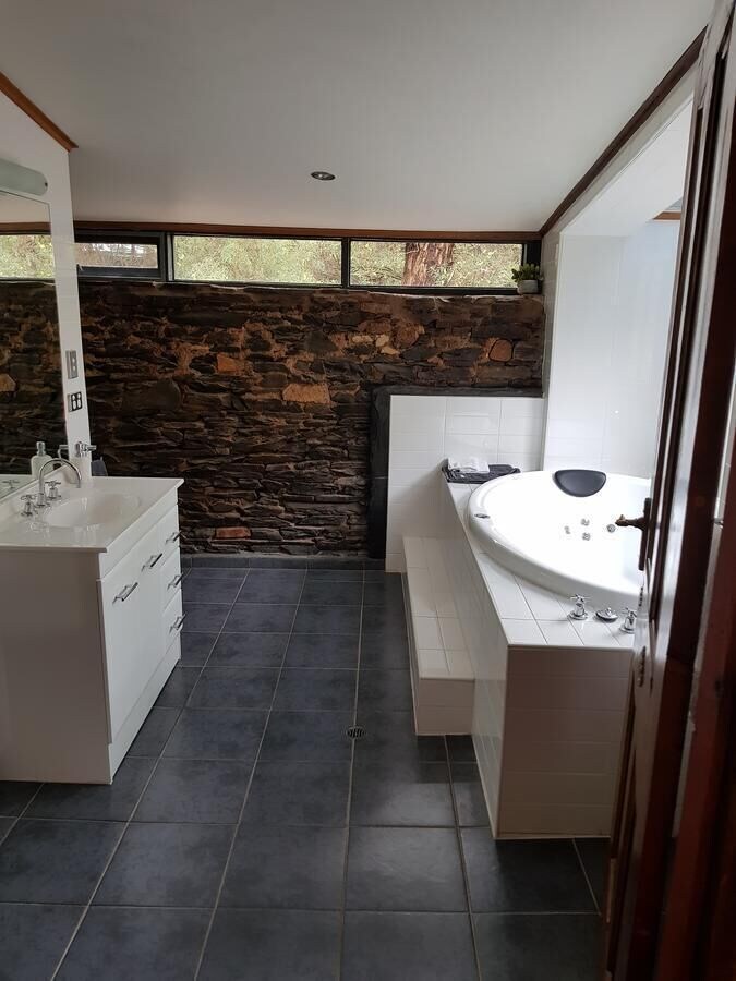 Redwood Studio - Adults Only