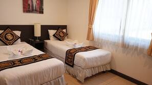 In-room safe, free WiFi, linens
