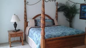 5 bedrooms, iron/ironing board, WiFi, linens