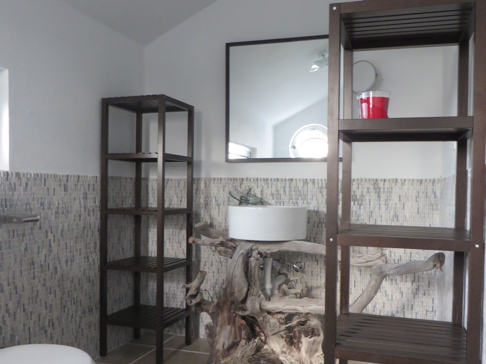 BahaSea Backpackers in Nassau | Best Rates & Deals on Orbitz