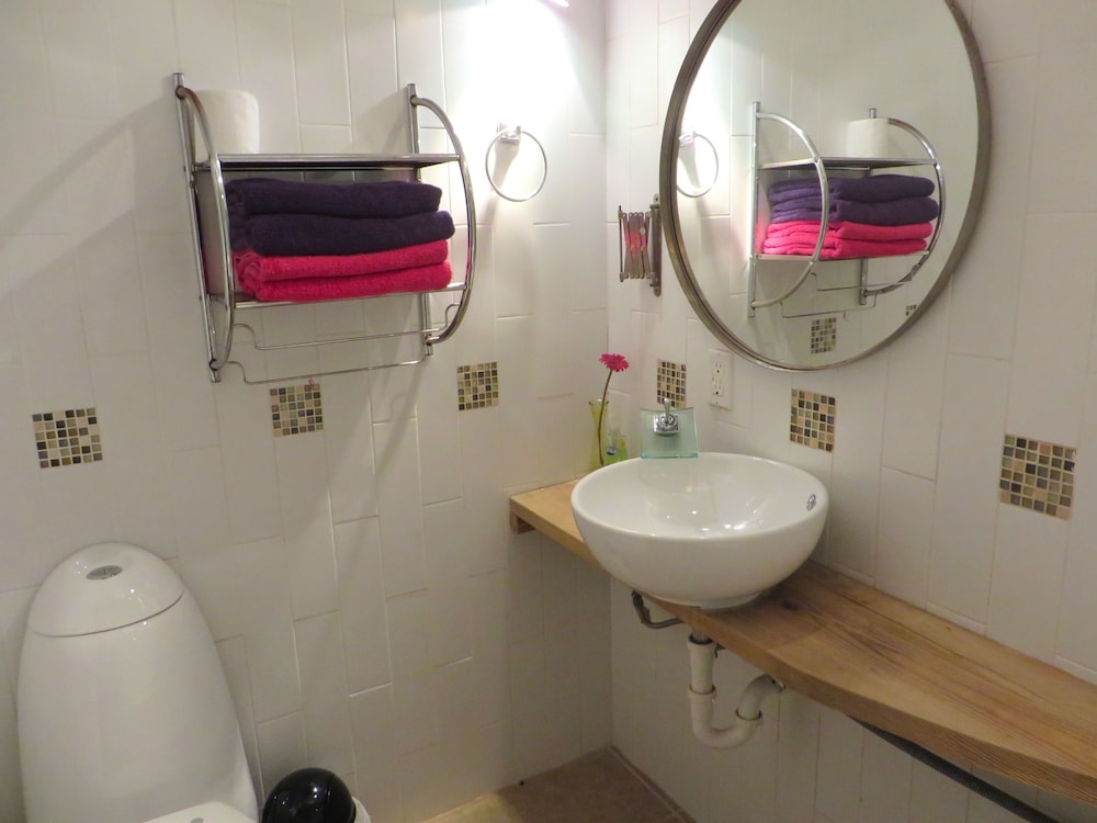 BahaSea Backpackers in Nassau | Best Rates & Deals on Orbitz