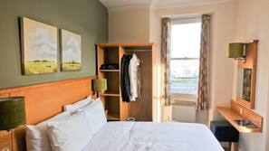 Blackout curtains, free WiFi, linens