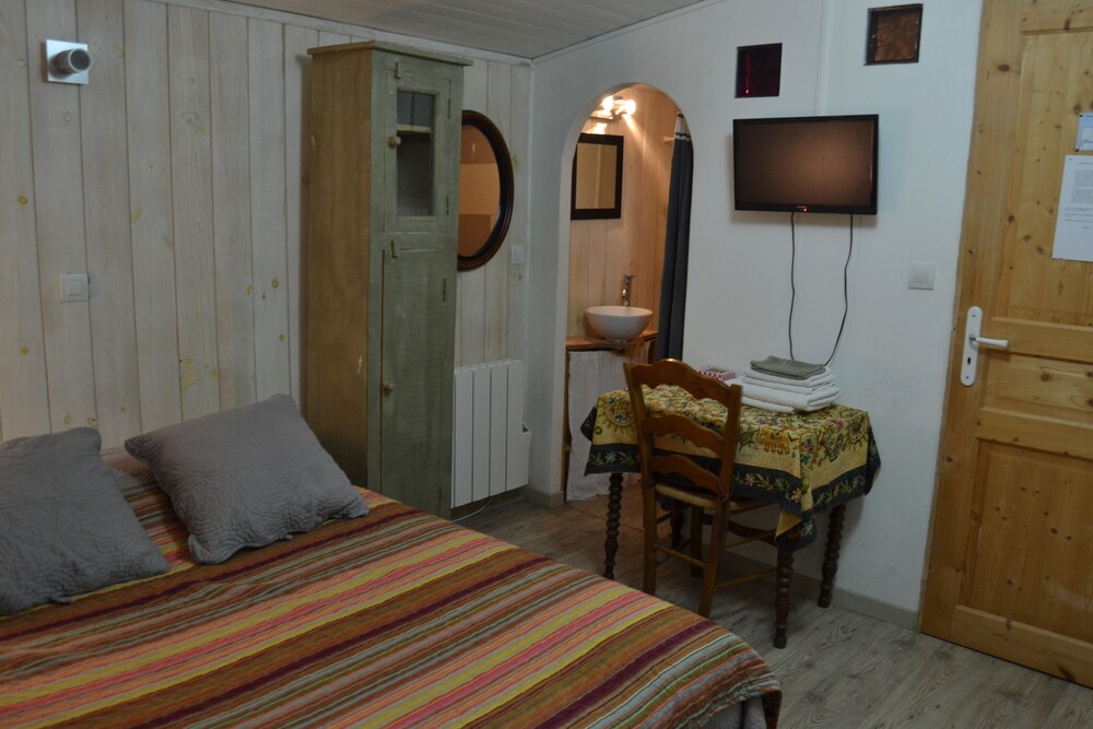Le Jardin Caché In Marmande Cheap Hotel Deals Rates - 