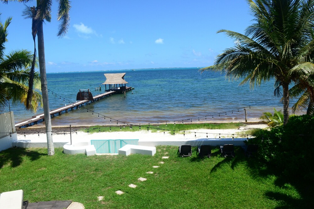 Beautiful 4 Bedroom Beach House On A Private Peaceful Place In Cancun In Cancun Hotel Rates Reviews On Orbitz