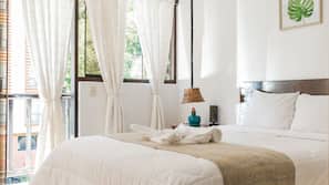 Desk, laptop workspace, free WiFi, linens