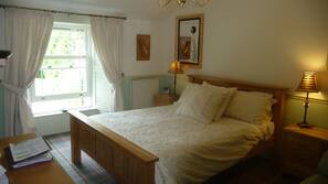 Free WiFi, linens, wheelchair access