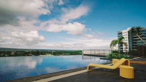 4 outdoor pools