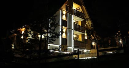 Villa Natural Wood