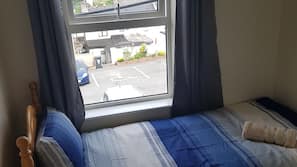 3 bedrooms, iron/ironing board, Internet, linens