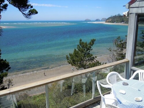 Beautiful Beach Front Cabin With Panoramic Views Of Pacific Ocean